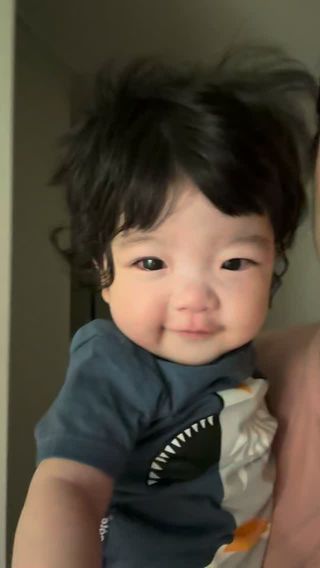 밤 9시 이모랑 할미랑 놀고 싶어서 안 잔다길래 데리고 나왔더니 바로 웃던 6개월 하루..🤍